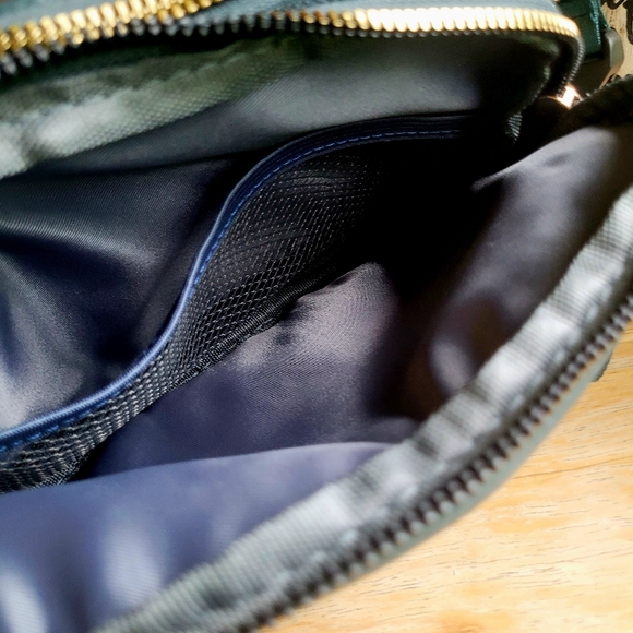 Unisex Crossbody Fanny Packs - Picture 9 of 16